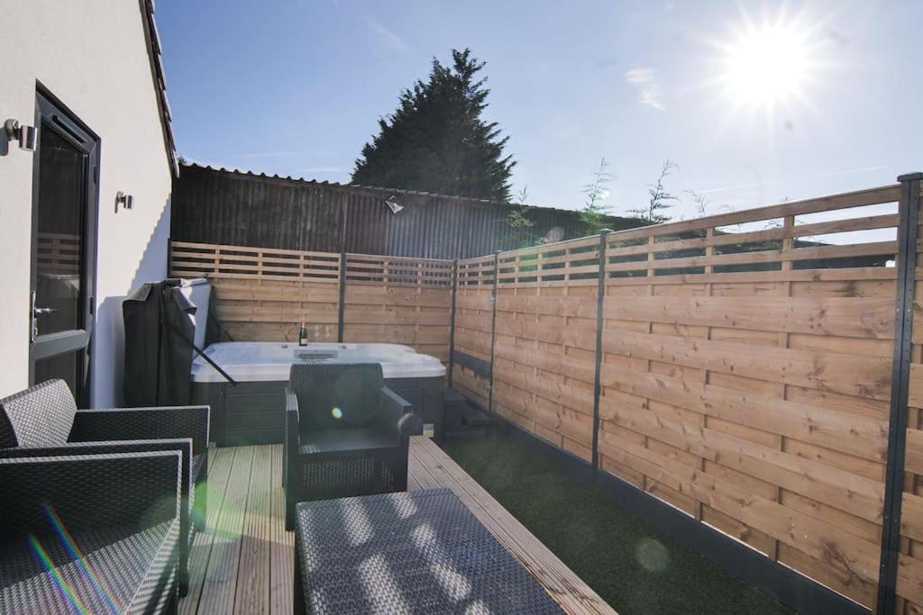 Hoxne Cottages - Rose Cottage With Private Hot Tub York Eksteriør bilde